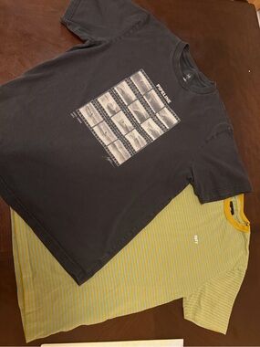 T-Shirt Bundle! GAP and OBEY (Size S/M)